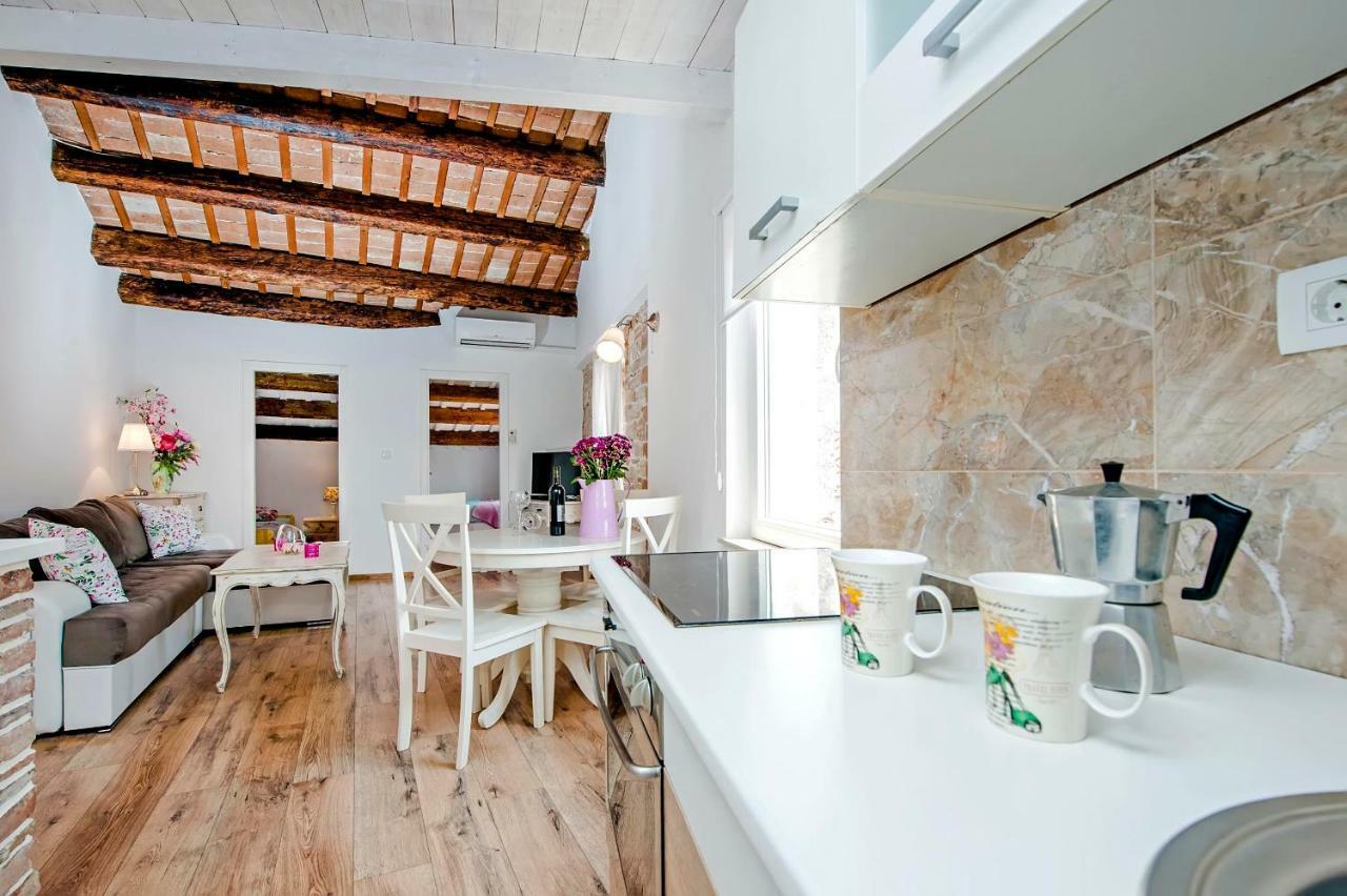 Apartment Casa Alek Ρόβινι Εξωτερικό φωτογραφία