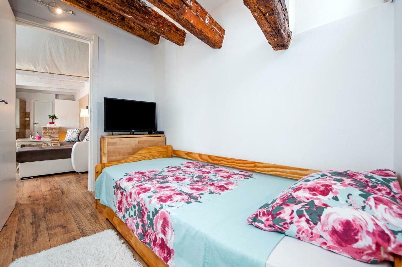 Apartment Casa Alek Ρόβινι Εξωτερικό φωτογραφία