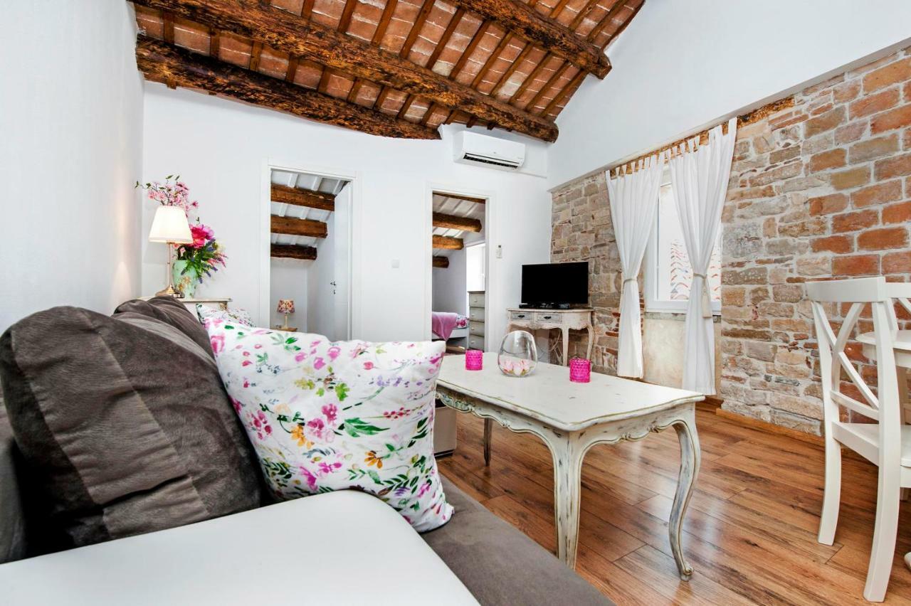 Apartment Casa Alek Ρόβινι Εξωτερικό φωτογραφία